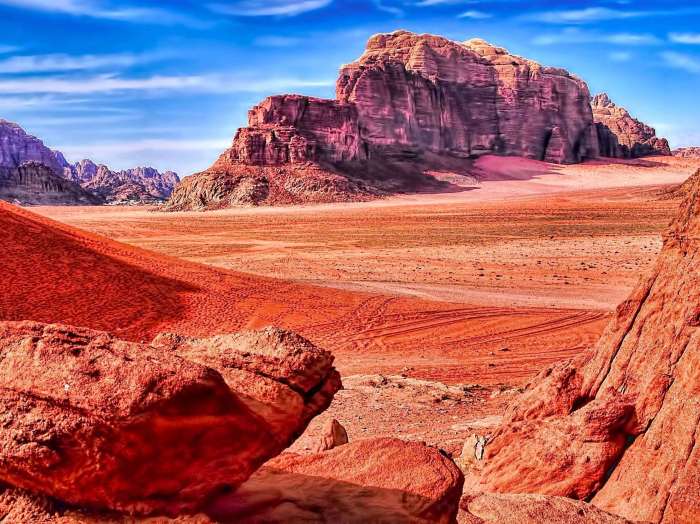 Jordan rum wadi luxury aicha camp desert camping glamping resort choose board